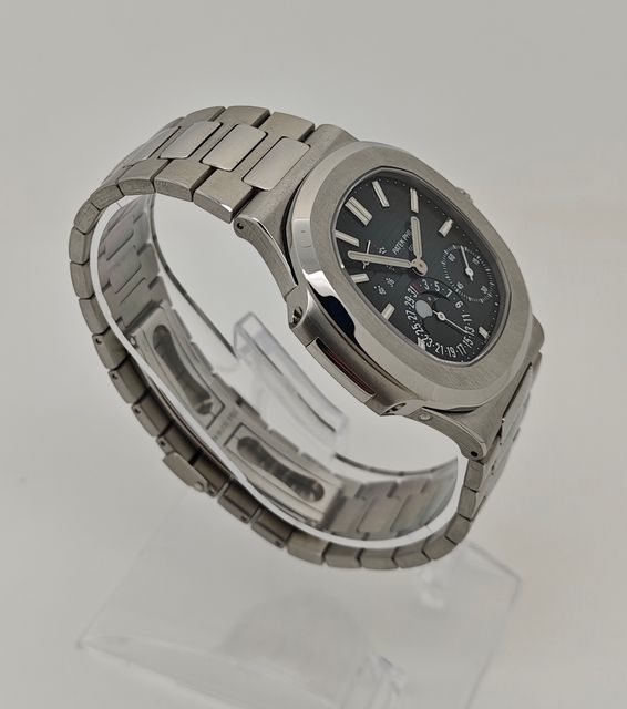 Patek Philippe Nautilus 5712/1A-001 Image 7